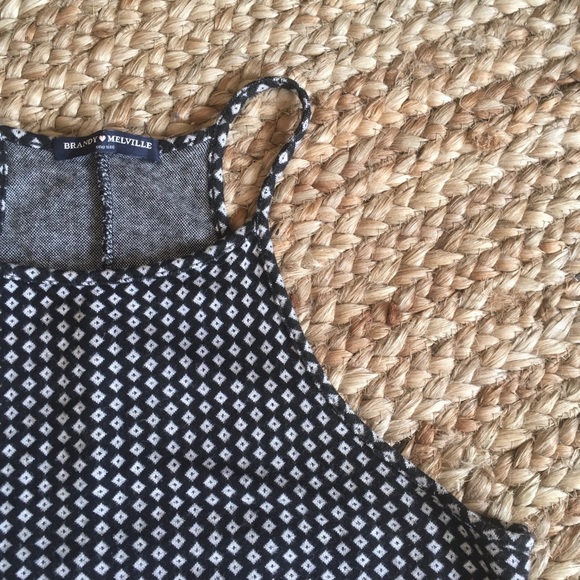 Brandy Melville Crop Top - Picture 6 of 6